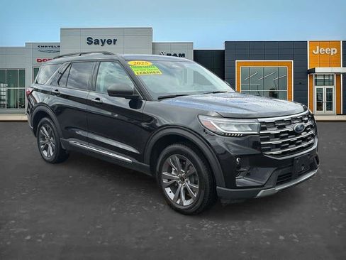 Used 2025 Ford Explorer Active w/ Active Comfort Package AWD/4WD image 1