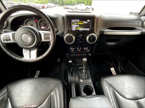 Used 2016 Jeep Wrangler Unlimited Rubicon image 15