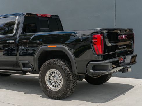 Used 2025 GMC Sierra 2500 Denali w/ Denali Reserve Package AWD/4WD image 21