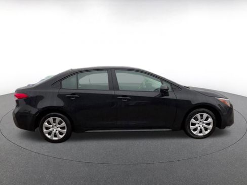 Used 2025 Toyota Corolla LE image 16