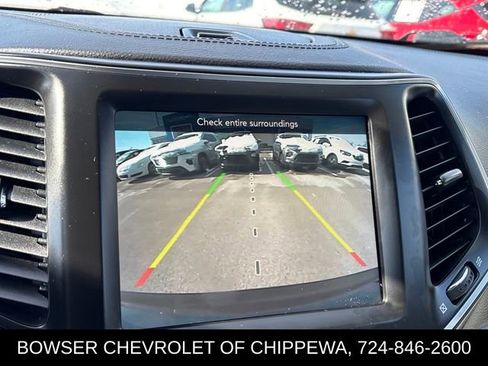 Used 2021 Jeep Cherokee Latitude Lux w/ Comfort/Convenience Group AWD/4WD image 14