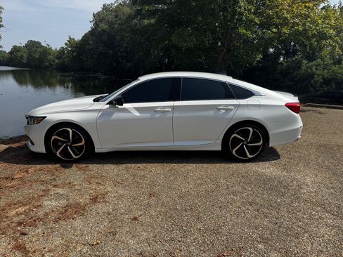 Used 2022 Honda Accord Sport image 10