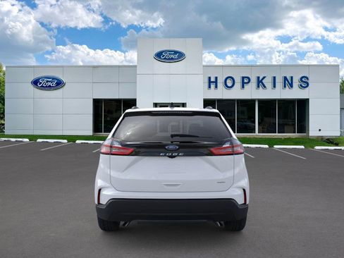 New 2024 Ford Edge SE image 5