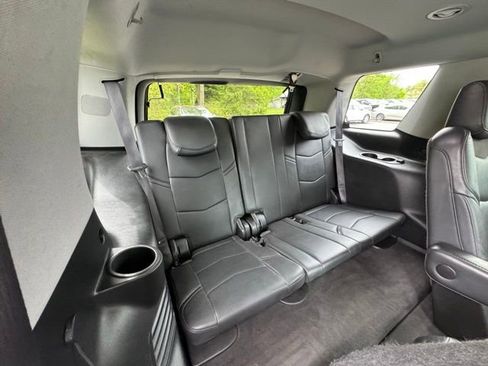 Used 2020 Cadillac Escalade Luxury AWD/4WD image 15