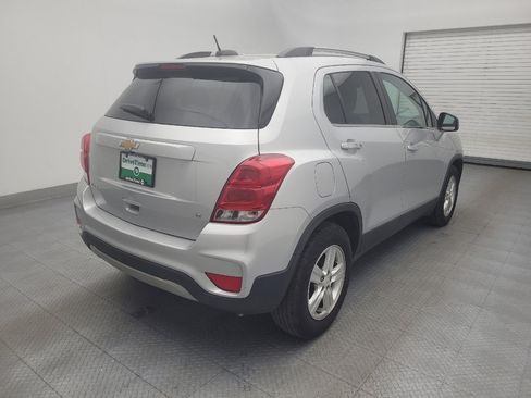 Used 2019 Chevrolet Trax LT w/ LT Convenience Package image 9