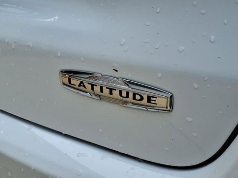 Used 2024 Jeep Compass Latitude AWD/4WD image 25