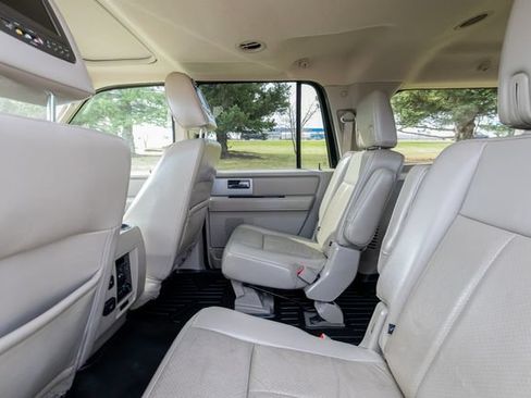 Used 2014 Ford Expedition EL Limited w/ Equipment Group 301A AWD/4WD image 17