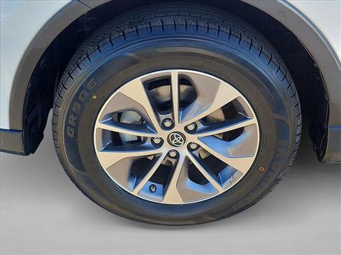 Used 2017 Toyota RAV4 XLE image 23
