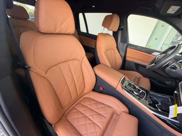 Used 2026 BMW X7 xDrive40i w/ M Sport Package AWD/4WD image 29