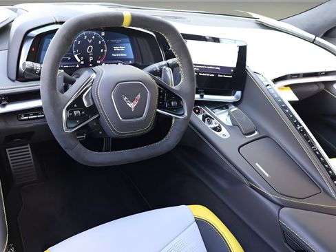 Used 2022 Chevrolet Corvette Stingray Premium Cpe RWD image 13