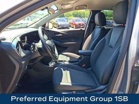 Used 2025 Buick Encore GX Preferred AWD/4WD image 2