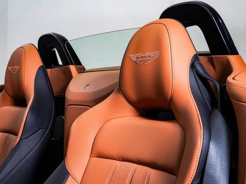 New 2026 Aston Martin V8 Vantage Roadster image 25