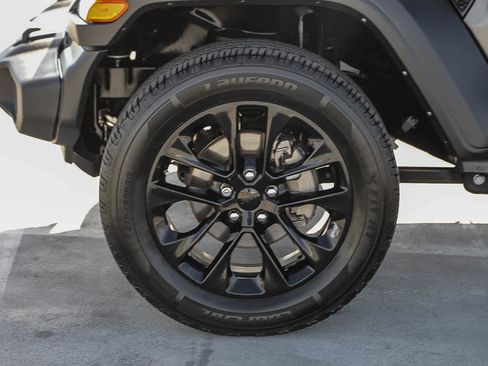 Used 2022 Jeep Wrangler Sport image 10