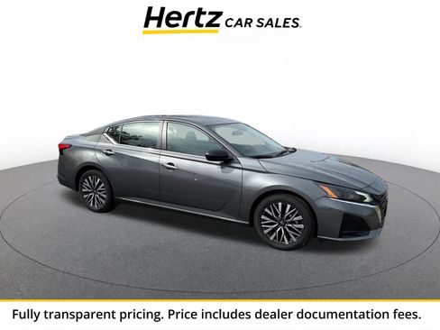 Used 2025 Nissan Altima 2.5 SV FWD image 1