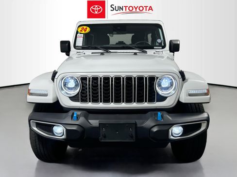 Used 2024 Jeep Wrangler Unlimited Sahara AWD/4WD image 10