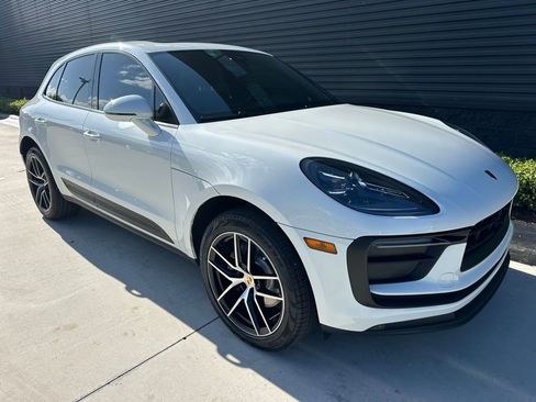 Certified 2023 Porsche Macan AWD/4WD image 11