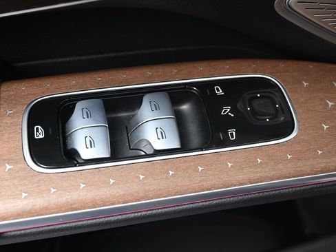 Used 2023 Mercedes-Benz EQS 580 4MATIC SUV image 11