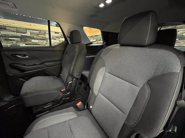 Used 2020 Chevrolet Traverse LT w/ Driver Confidence II Package AWD/4WD image 32