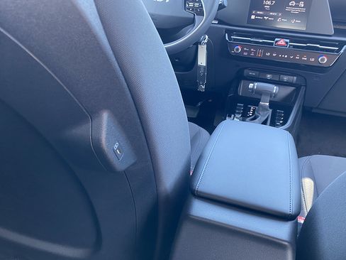 New 2026 Kia Niro LX FWD image 19