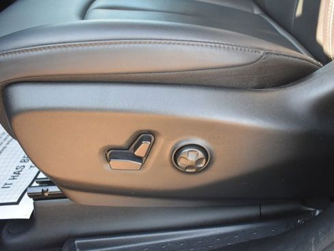 Used 2025 Chrysler Pacifica Select FWD image 13