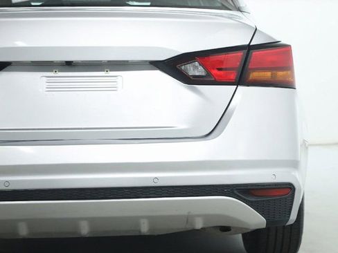 Used 2024 Nissan Altima 2.5 SV image 44