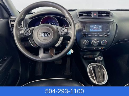 Used 2016 Kia Soul + image 20