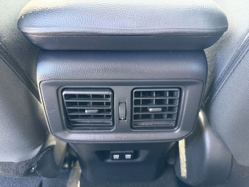 Used 2021 Toyota RAV4 XLE w/ Convenience Package FWD image 24