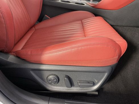 Used 2023 Genesis G70 2.0T w/ Sport Prestige Package image 32