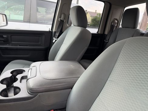 Used 2018 RAM 1500 Express AWD/4WD image 11