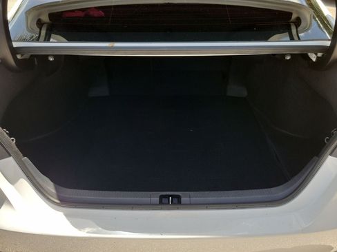 Used 2024 Toyota Camry SE FWD image 8