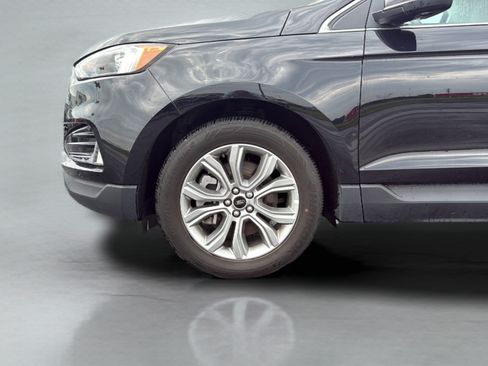 Certified 2024 Ford Edge Titanium AWD/4WD image 30