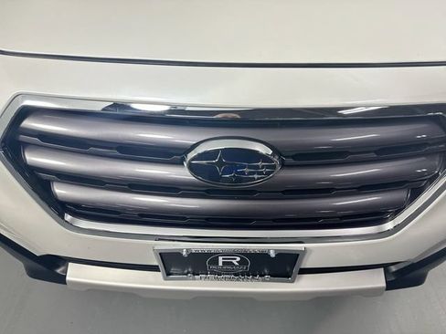 Used 2017 Subaru Outback 3.6R Touring w/ Popular Package #5A AWD/4WD image 26