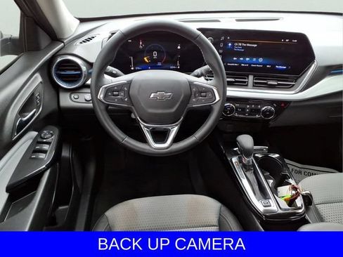 Used 2026 Chevrolet Trax LT w/ Driver Confidence Package FWD image 5