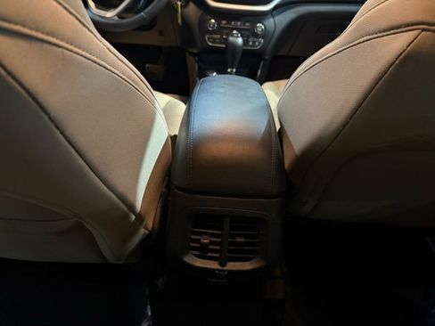 Used 2015 Jeep Cherokee Latitude w/ Trailer Tow Group image 28