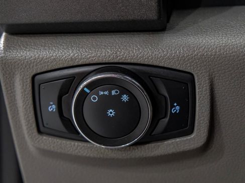 Used 2021 Ford F550 4x4 Crew Cab Super Duty w/ Power Equipment Group image 27