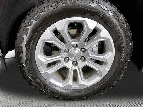 Used 2024 Chevrolet Silverado 1500 LTZ w/ LTZ Convenience Package II AWD/4WD image 29