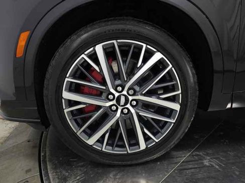 Certified 2025 Cadillac XT6 Sport w/ Platinum Package image 17