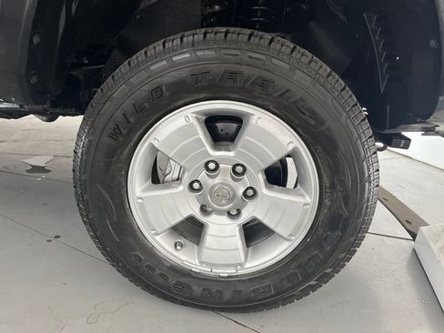 Used 2017 Toyota Tacoma SR5 w/ Tow Package AWD/4WD image 17