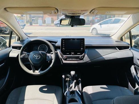 Used 2020 Toyota Corolla LE FWD image 23