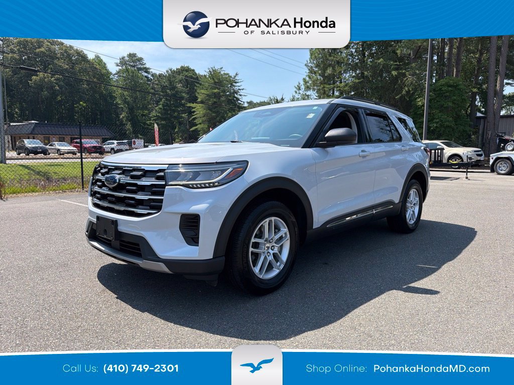 Used 2025 Ford Explorer Active AWD/4WD image 1