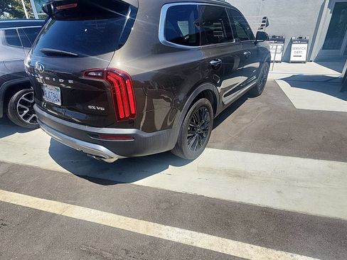 Used 2020 Kia Telluride SX w/ SX Prestige Package AWD/4WD image 3