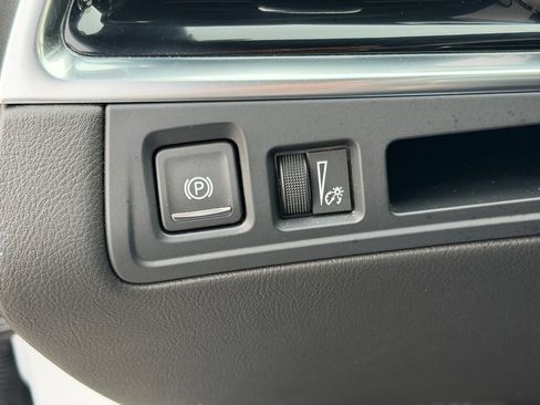 Used 2023 Cadillac XT6 Luxury FWD image 28