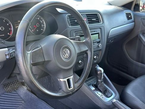 Used 2013 Volkswagen Jetta SE image 10
