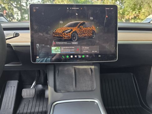 Used 2024 Tesla Model Y Long Range AWD/4WD image 17