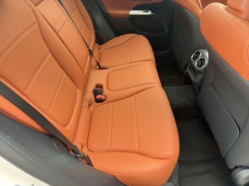 Used 2026 Mercedes-Benz GLC 300 image 29