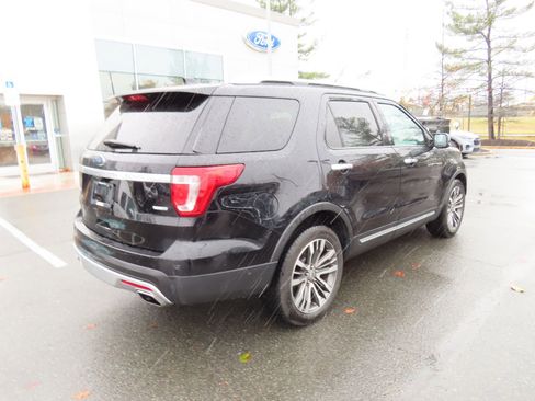 Used 2017 Ford Explorer Platinum image 5