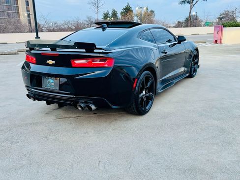 Used 2017 Chevrolet Camaro SS image 7