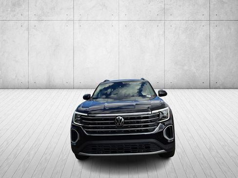 New 2026 Volkswagen Atlas SE image 2