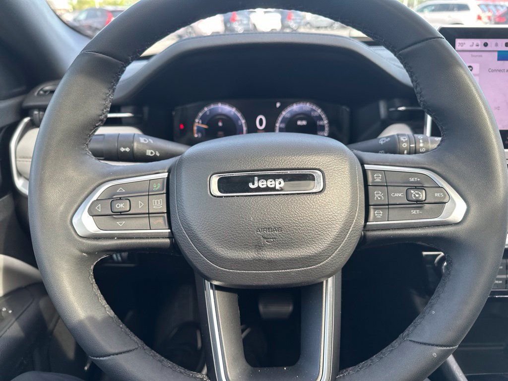 Used 2025 Jeep Compass Limited w/ Elite Group AWD/4WD image 16