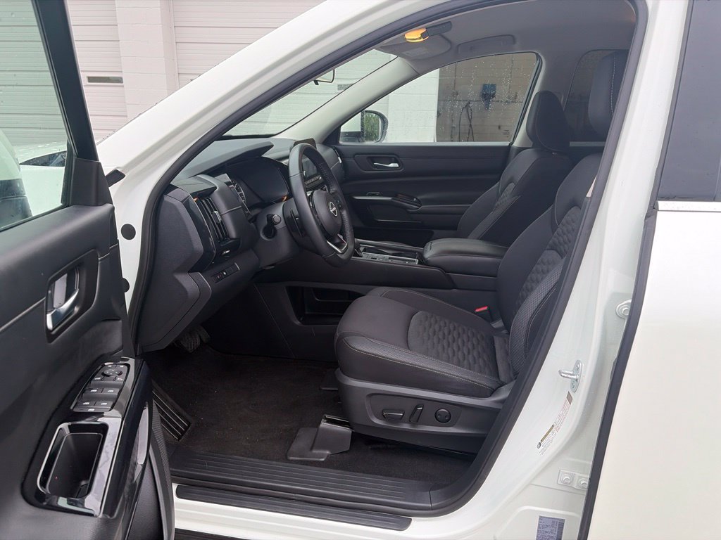 Used 2022 Nissan Pathfinder SV FWD image 20